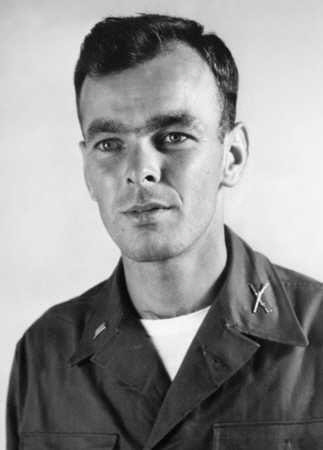 한국전쟁 포로에서 석방된 당시 윌리엄 H. 펀체스 중위 [국방부 블로그 캡처]